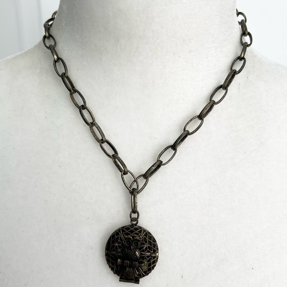 🍭6/$30 Distressed metallic owl necklace